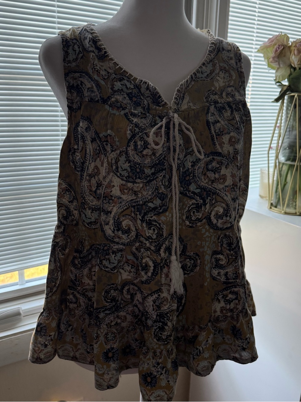 Paisley Tie-Front Sleeveless Camisole in Olive & Cream
